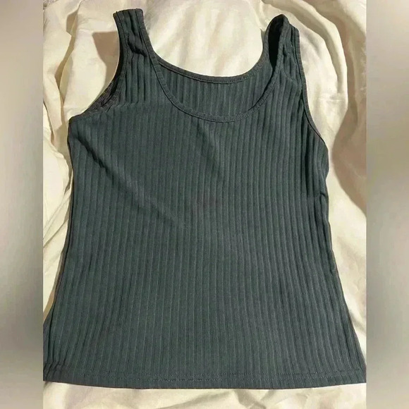 SHEIN EZwear Solid Ribbed Knit Scoop Neck Tank Top - Picture 2 of 4
